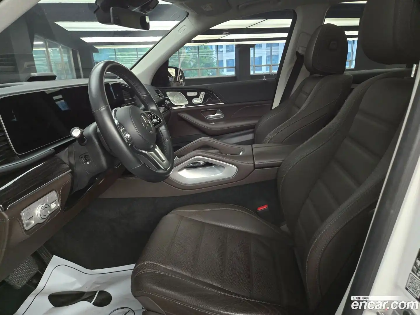 GLE-Class Mercedes-Benz 2022.4-INNER-010