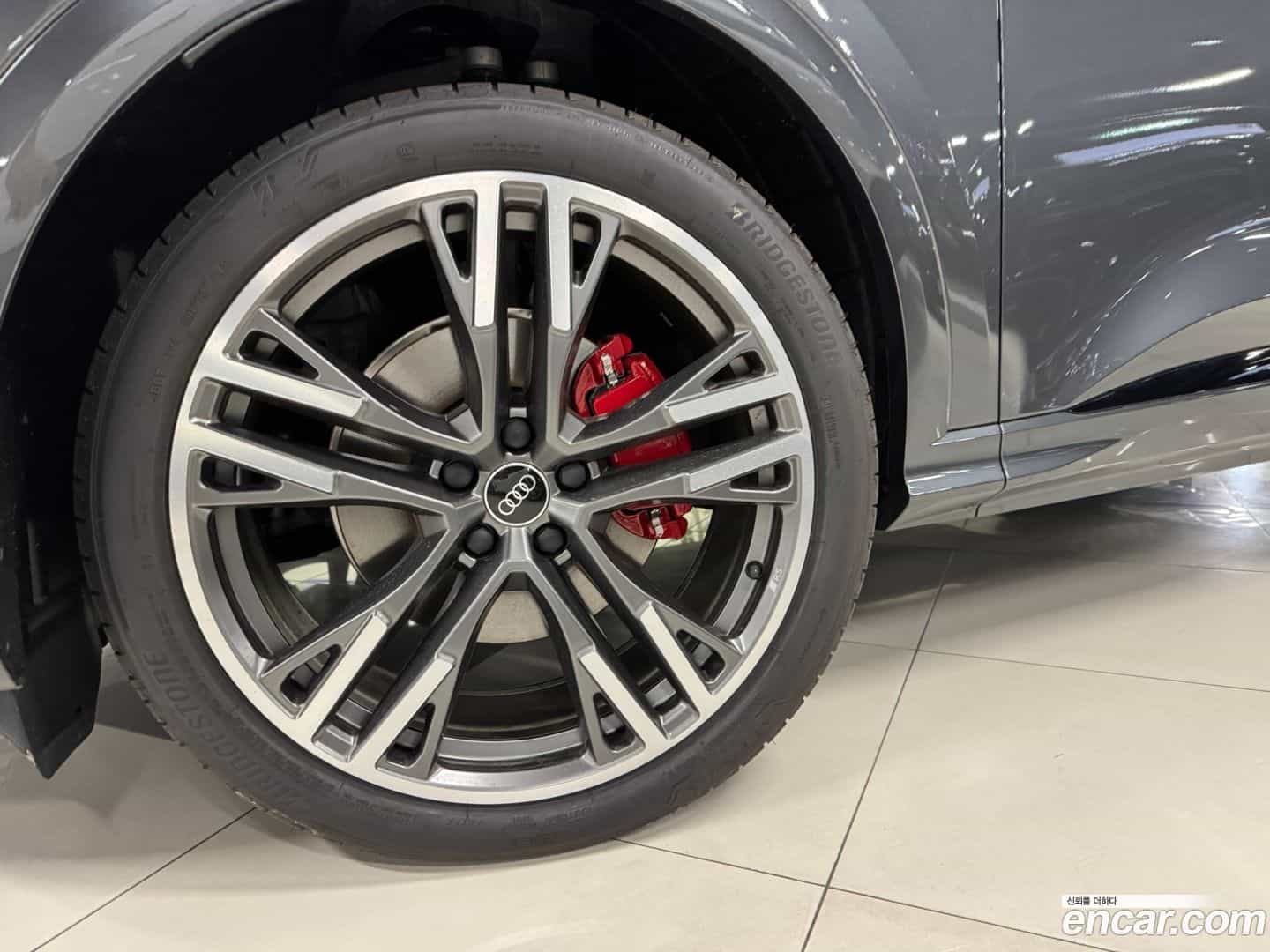 Q5 Audi 2025.11-OUTER-004