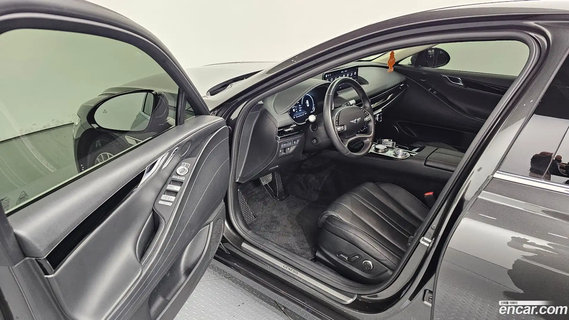 G80 Genesis 2023.3-INNER-010