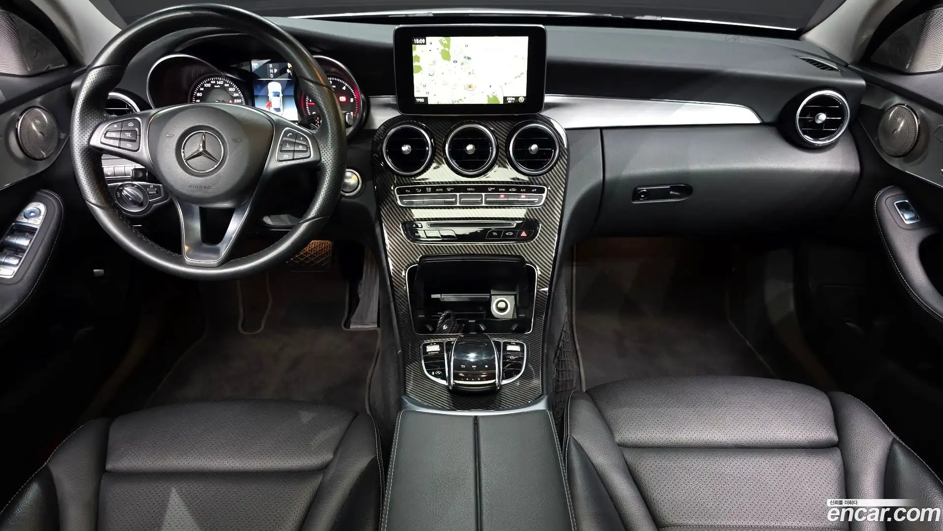 C-Class Mercedes-Benz 2018.4-INNER-007