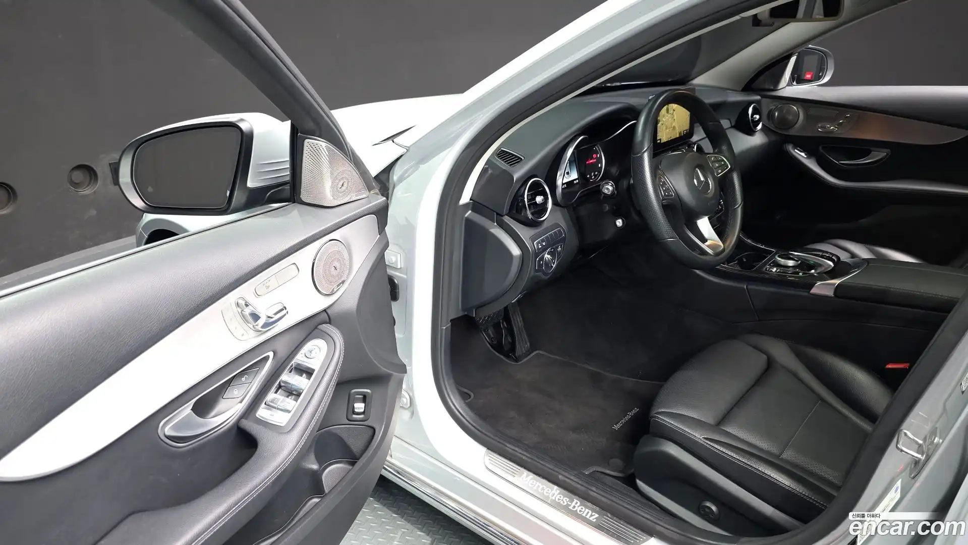 C-Class Mercedes-Benz 2018.4-INNER-010