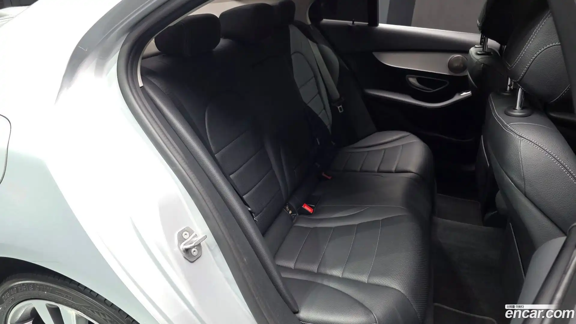 C-Class Mercedes-Benz 2018.4-OPTION-015