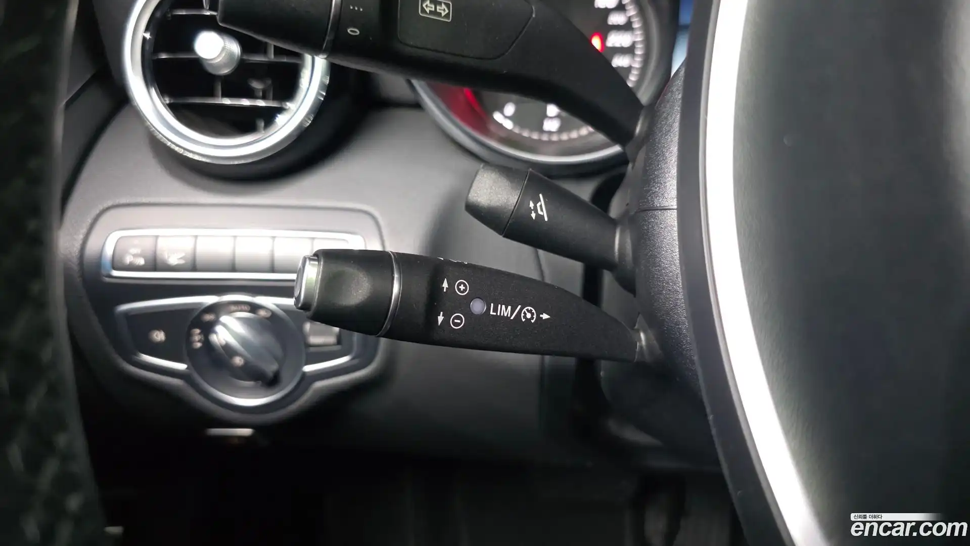 C-Class Mercedes-Benz 2018.4-OPTION-023