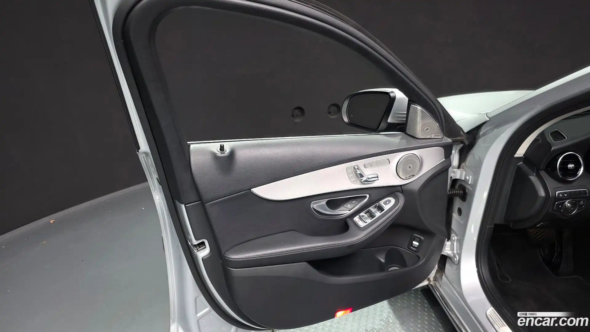 C-Class Mercedes-Benz 2018.4-INNER-034