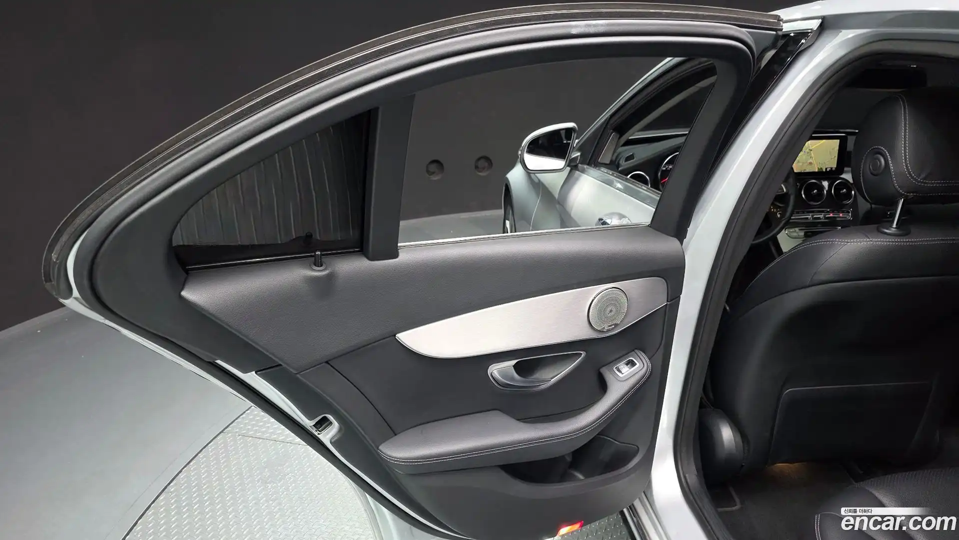 C-Class Mercedes-Benz 2018.4-INNER-035