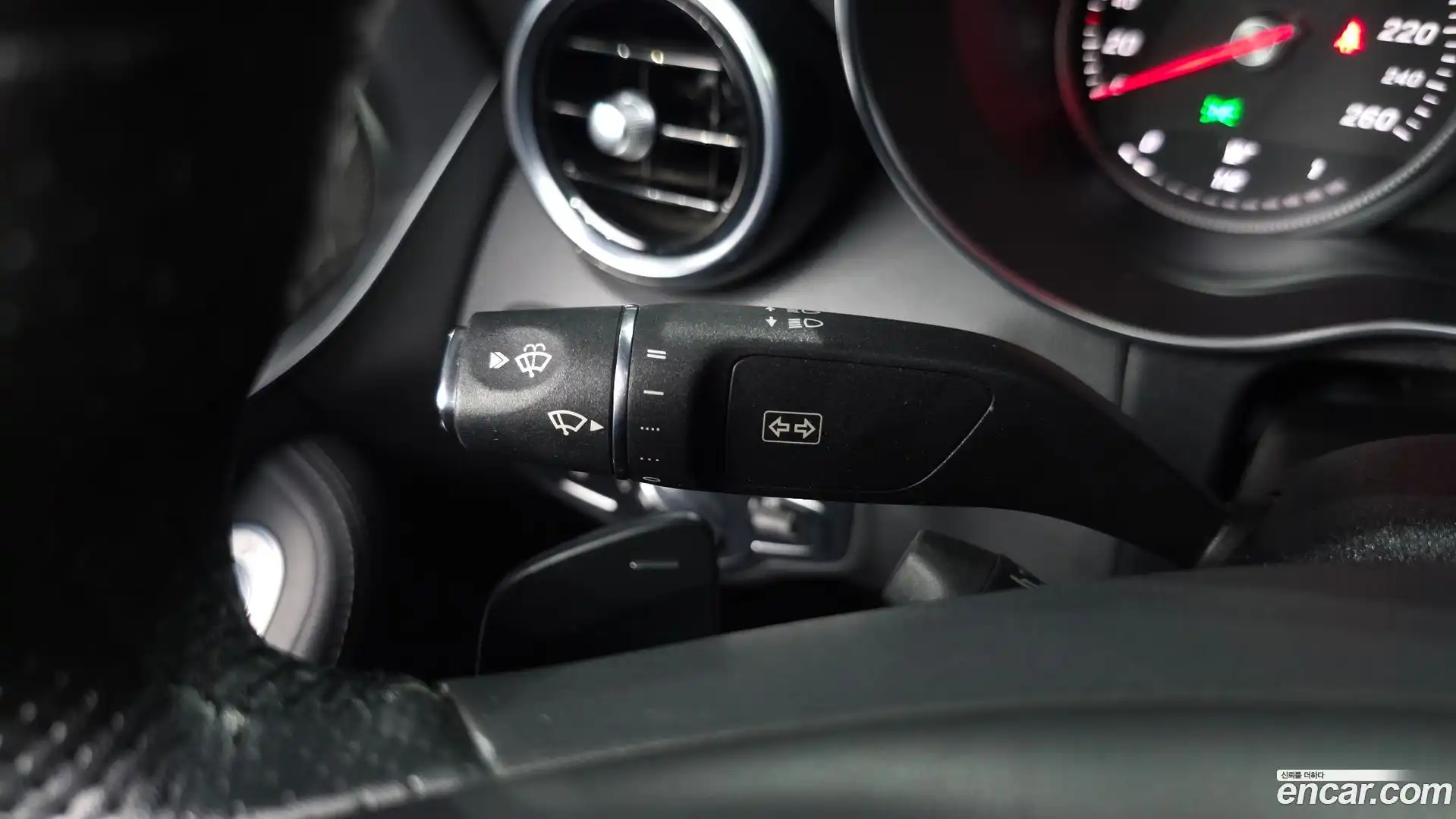 C-Class Mercedes-Benz 2018.4-OPTION-042