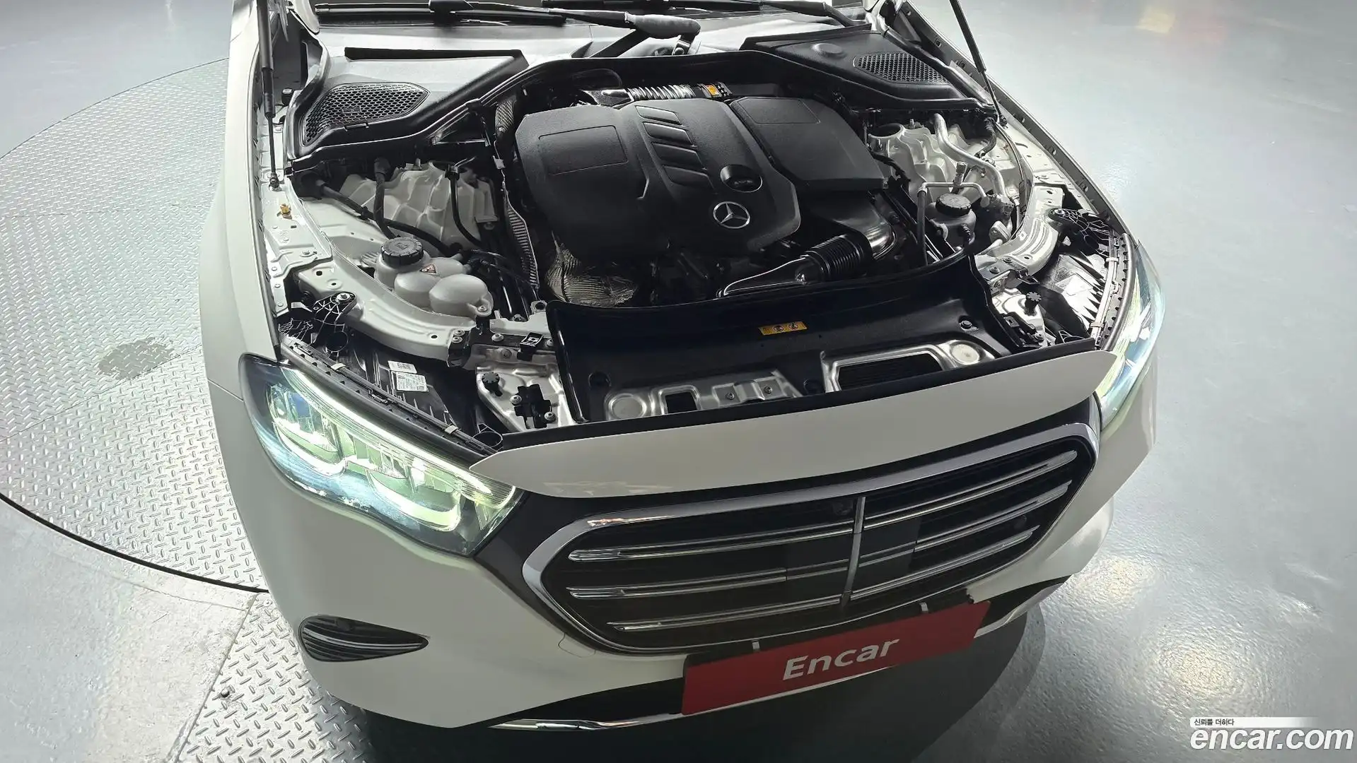 E-Class Mercedes-Benz 2025.6-OUTER-006