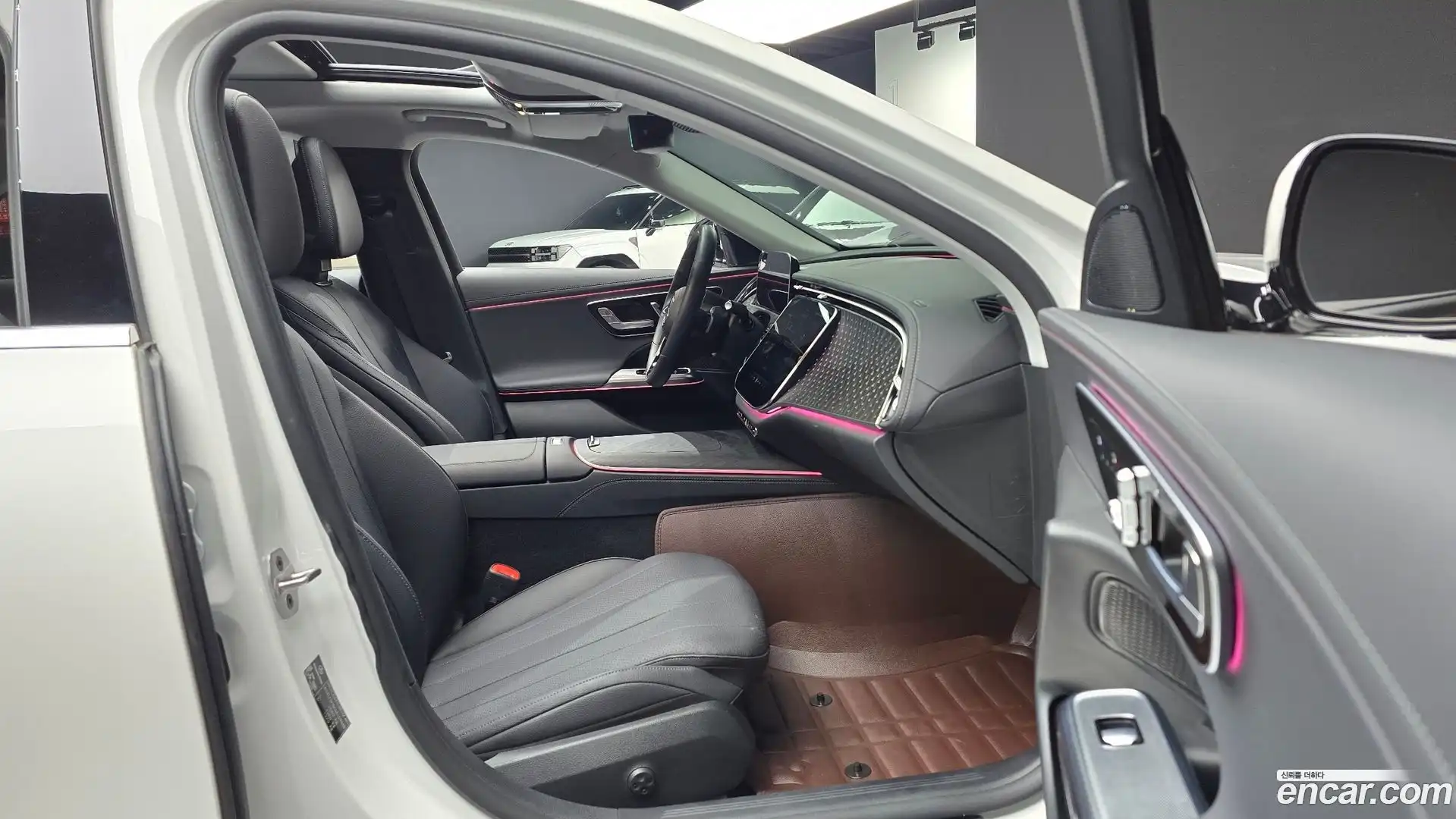 E-Class Mercedes-Benz 2025.6-OPTION-015