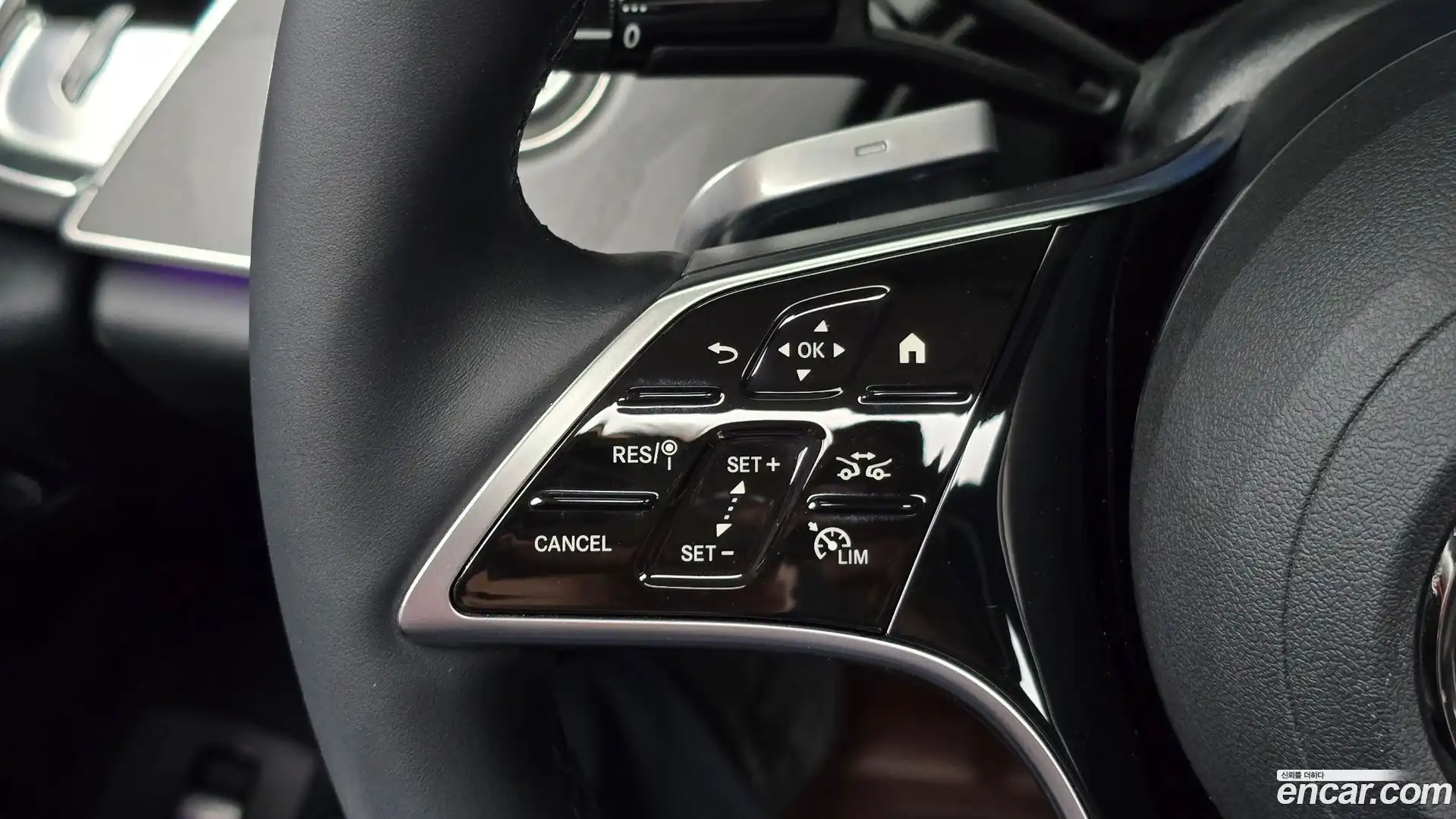 E-Class Mercedes-Benz 2025.6-OPTION-018