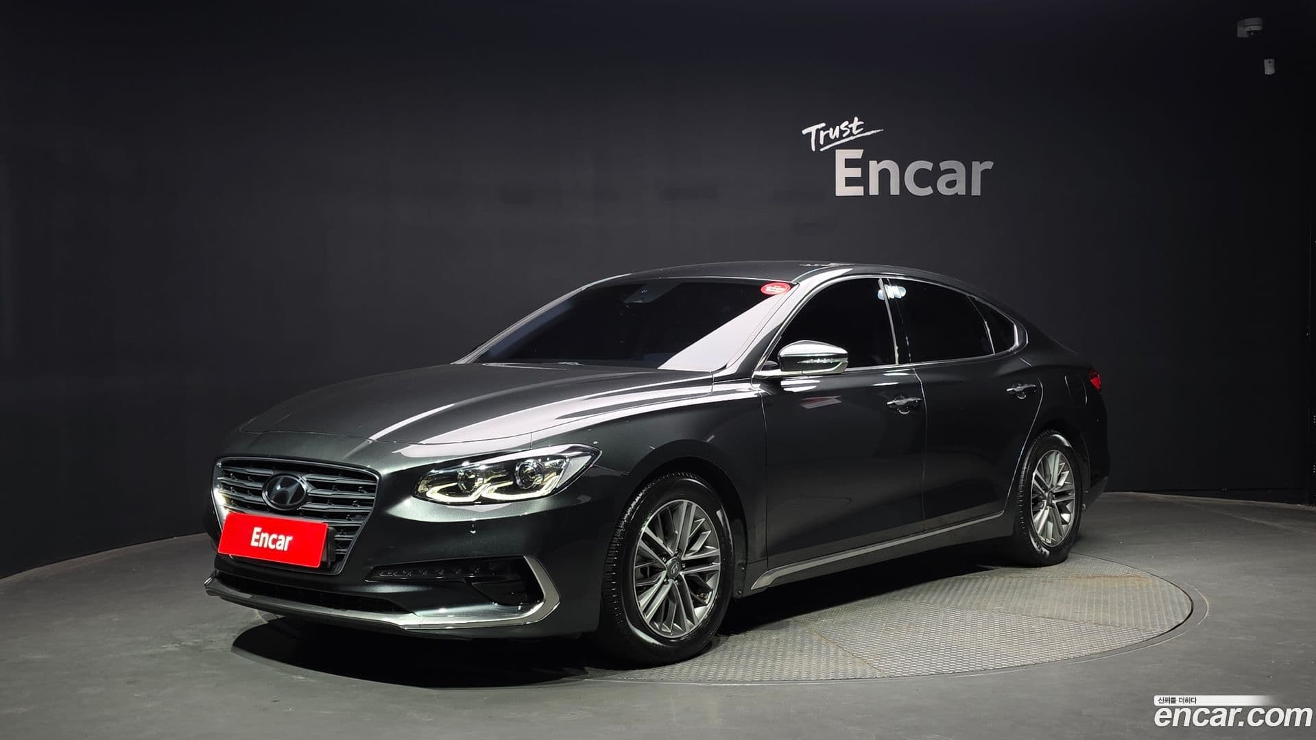 Main__Slider__Photo:Grandeur Hyundai 2019.4-0