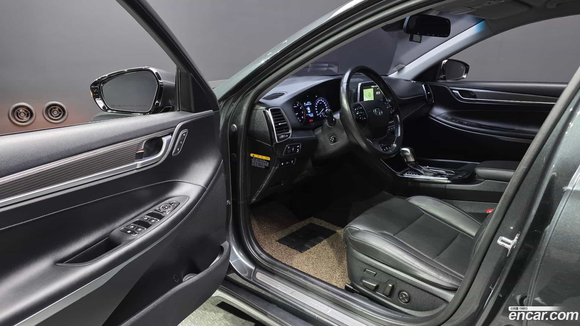 Grandeur Hyundai 2019.4-INNER-010