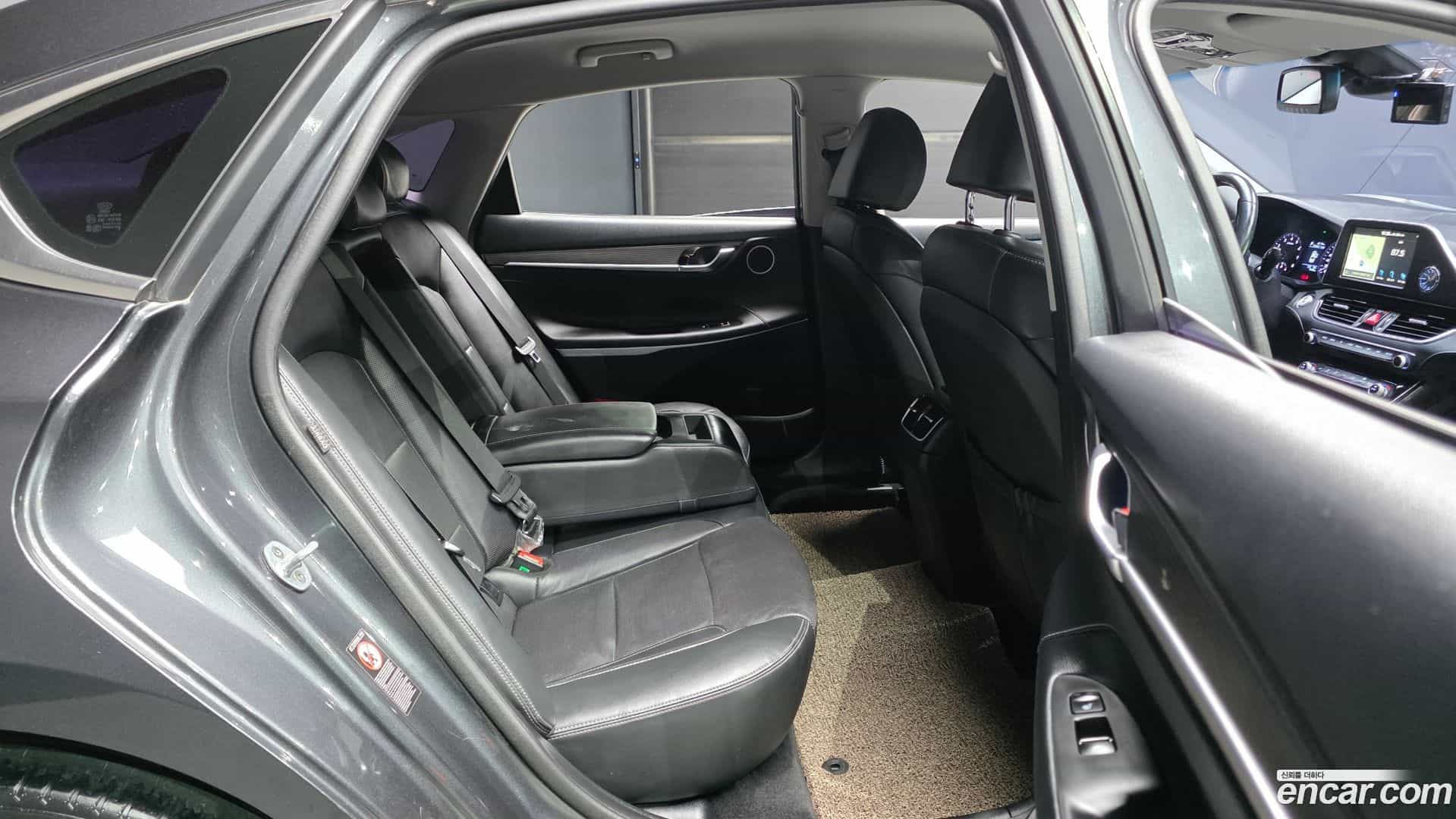 Grandeur Hyundai 2019.4-OPTION-016