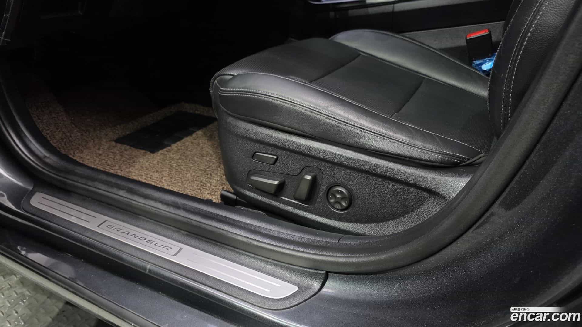 Grandeur Hyundai 2019.4-OPTION-045