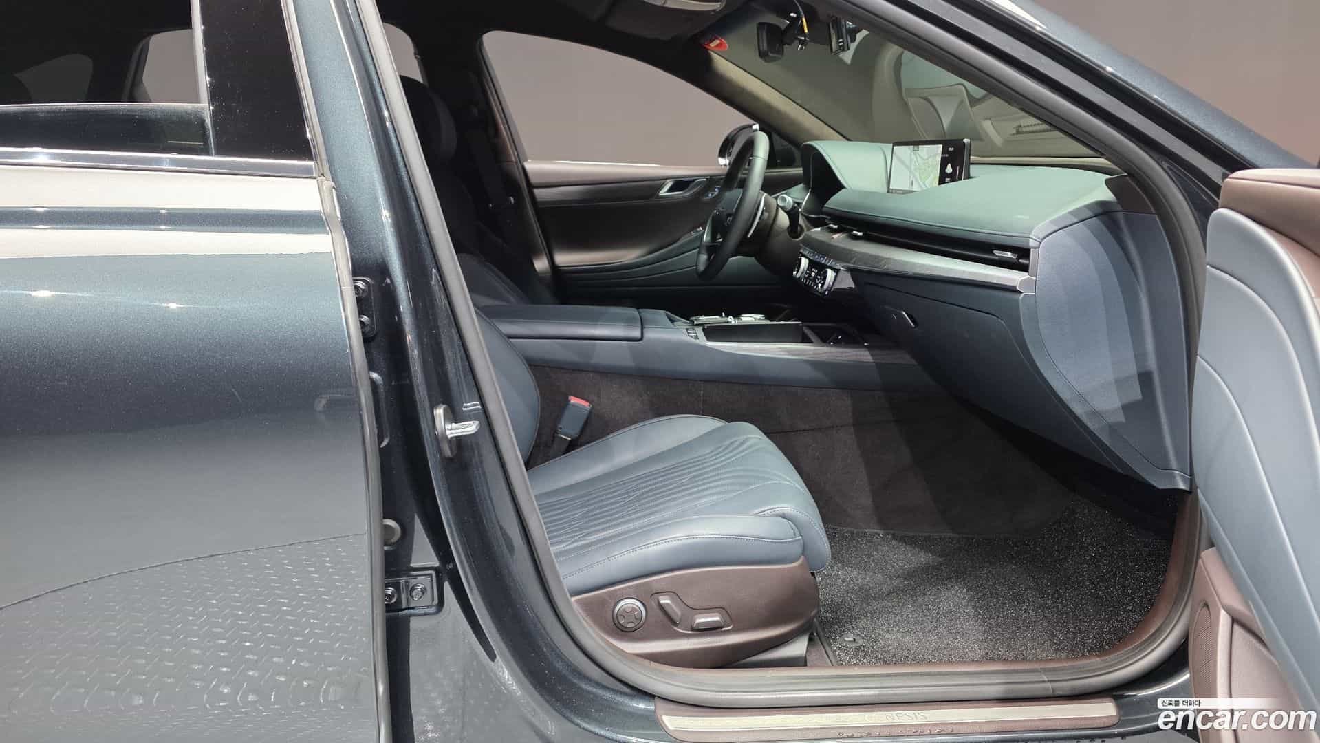 G80 Genesis 2023.1-INNER-036