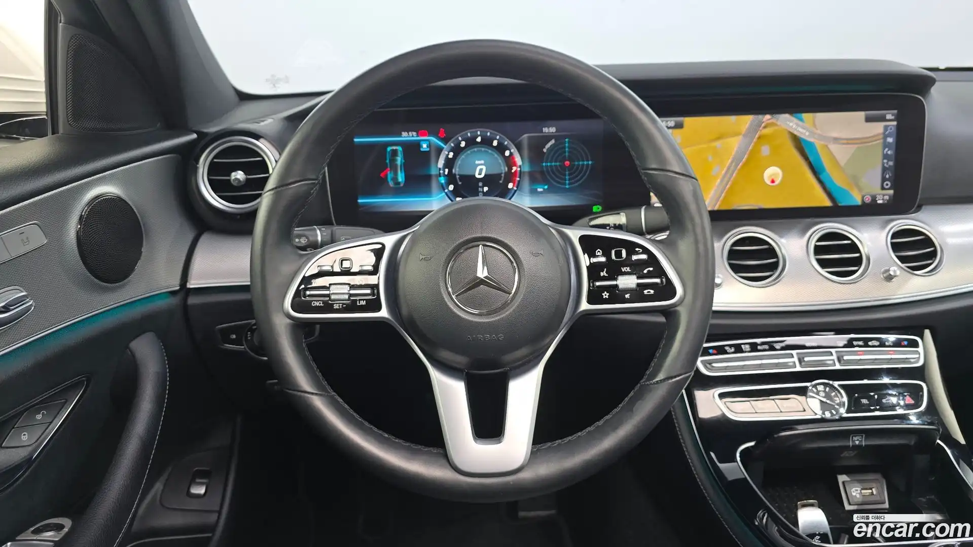 E-Class Mercedes-Benz 2018.9-OPTION-018