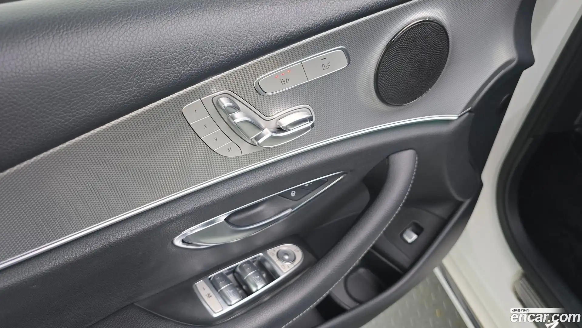 E-Class Mercedes-Benz 2018.9-OPTION-022