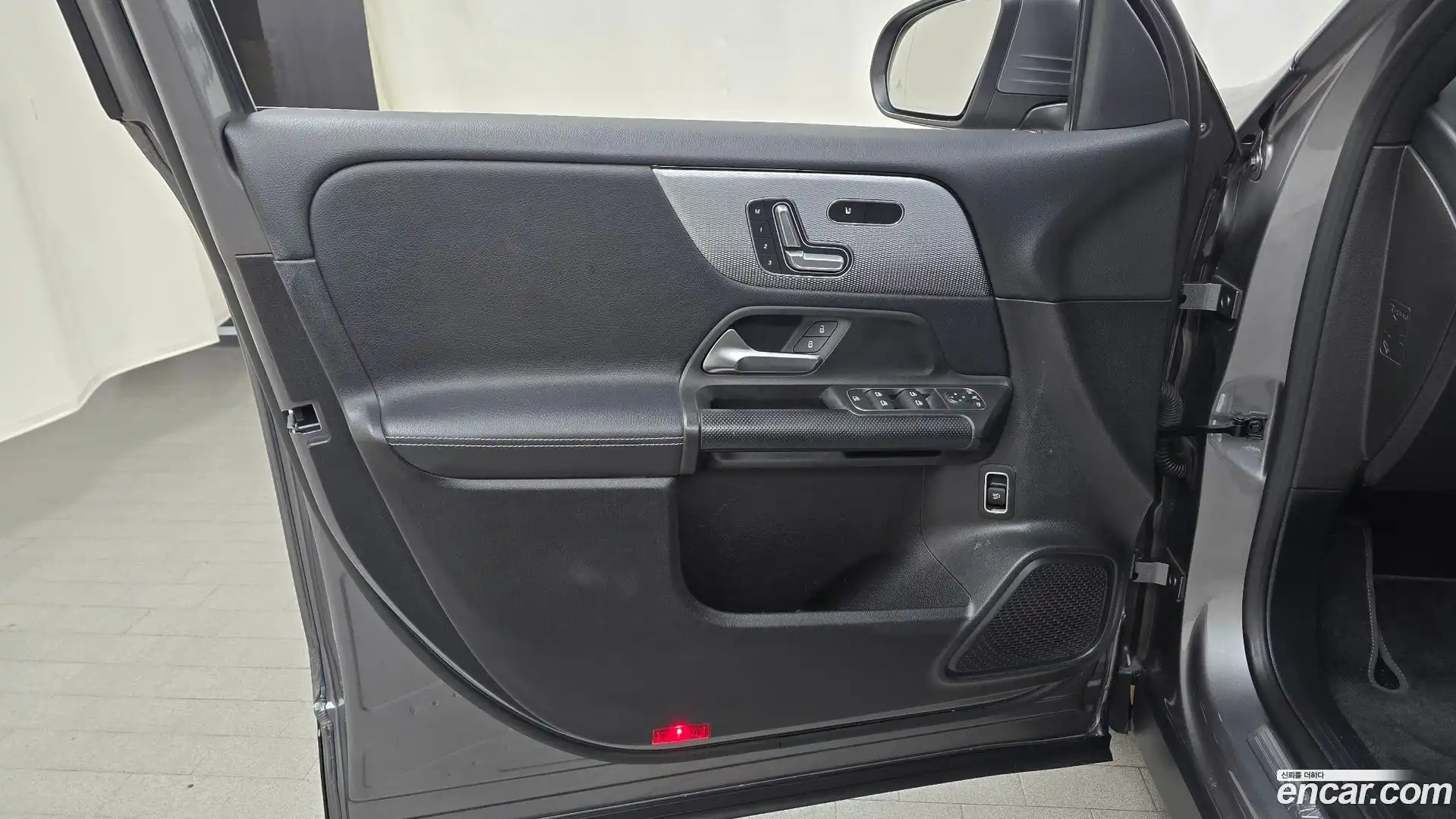 GLB-Class Mercedes-Benz 2021.9-INNER-034