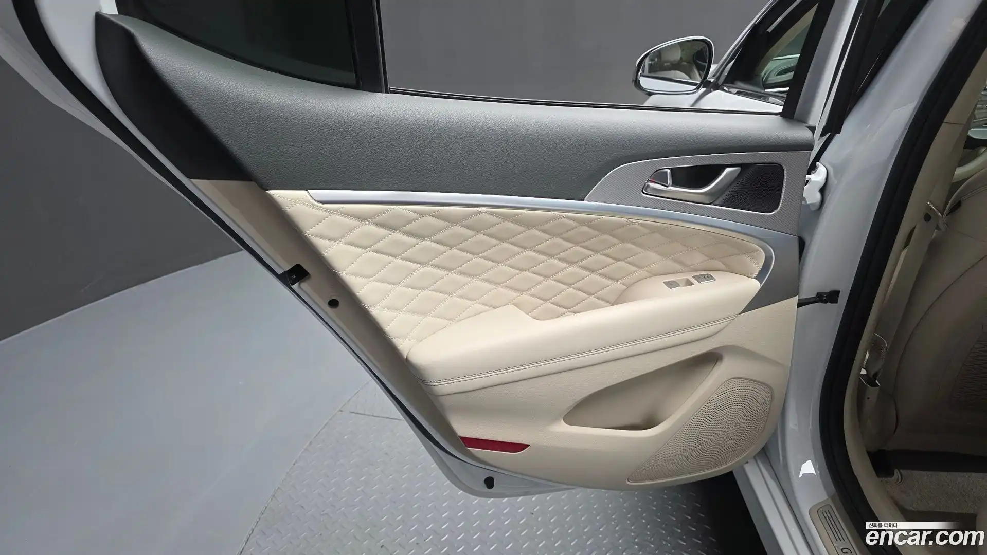 G70 Genesis 2022.5-INNER-035