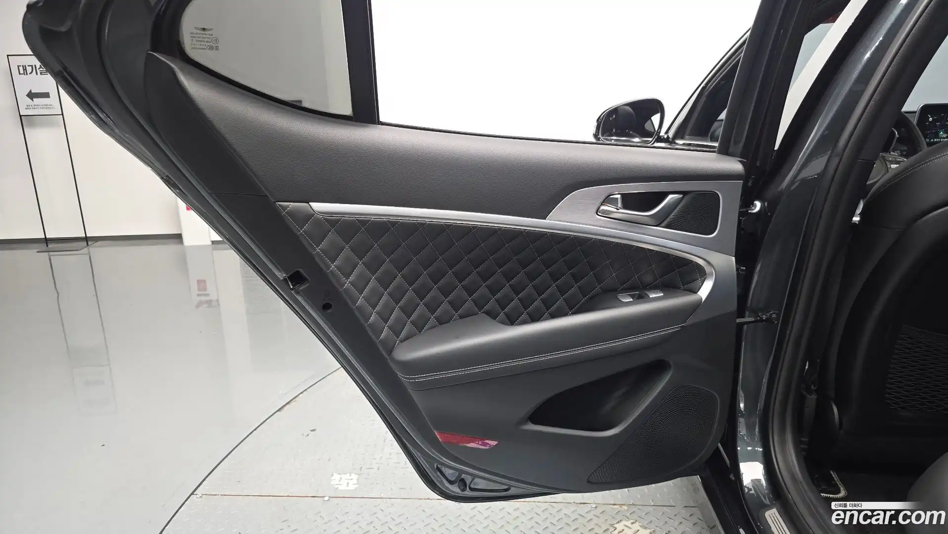 G70 Genesis 2018.10-INNER-035