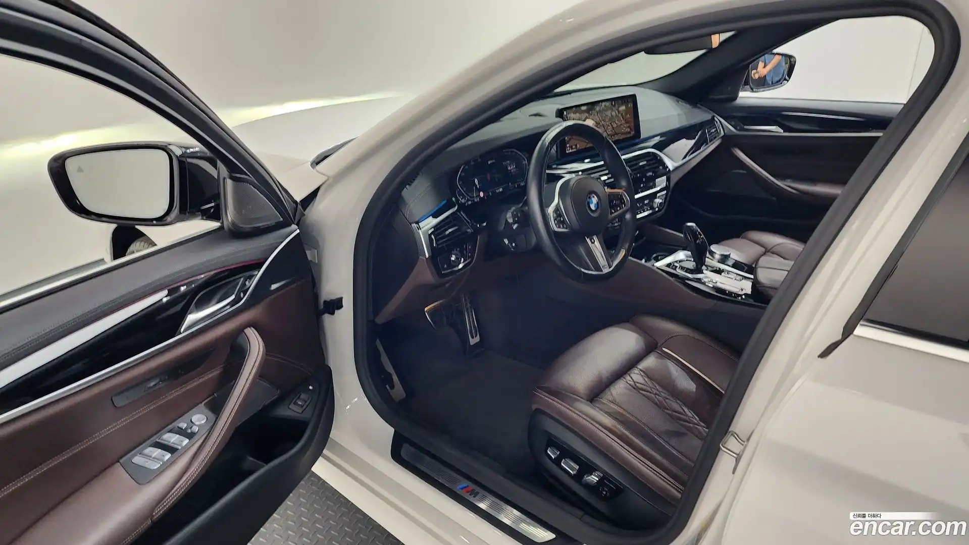 5-Series BMW 2021.4-INNER-010