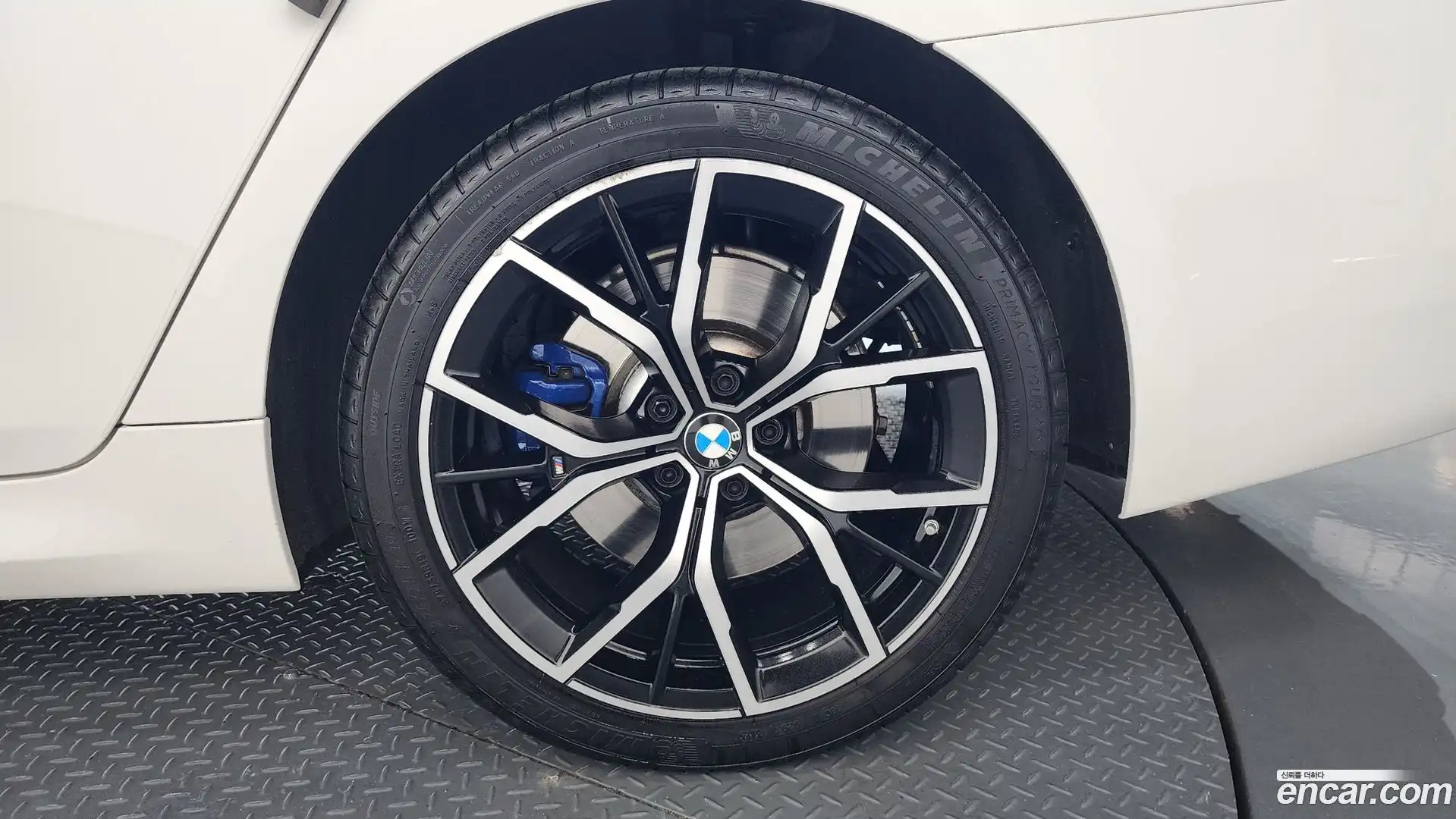 5-Series BMW 2021.4-OUTER-031