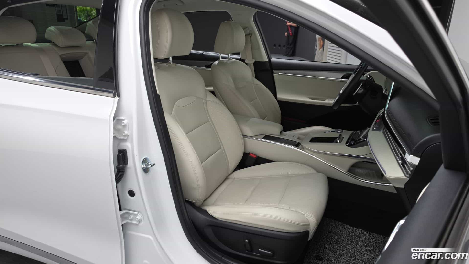 Grandeur Hyundai 2022.5-OPTION-016