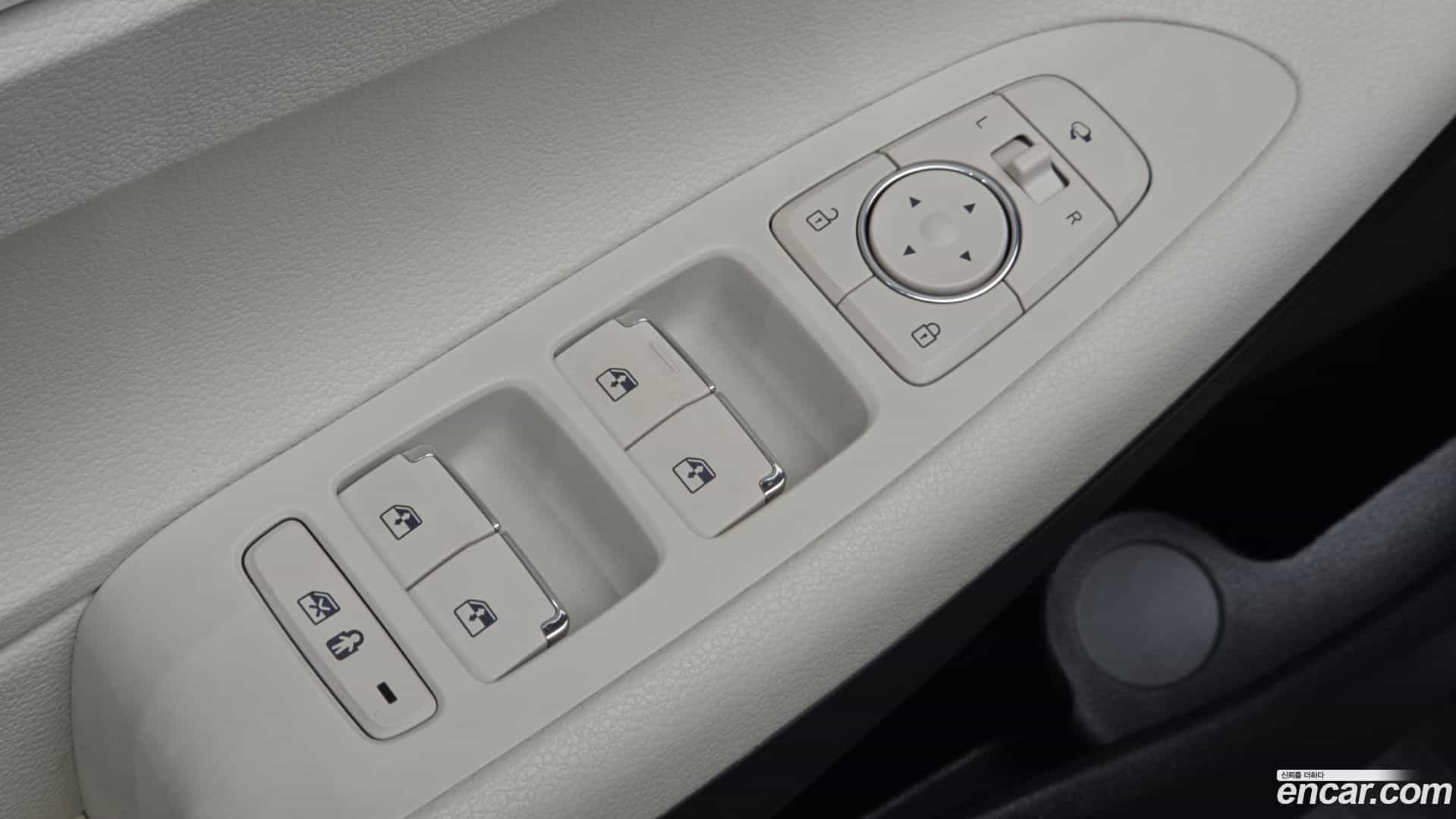Grandeur Hyundai 2022.5-OPTION-019