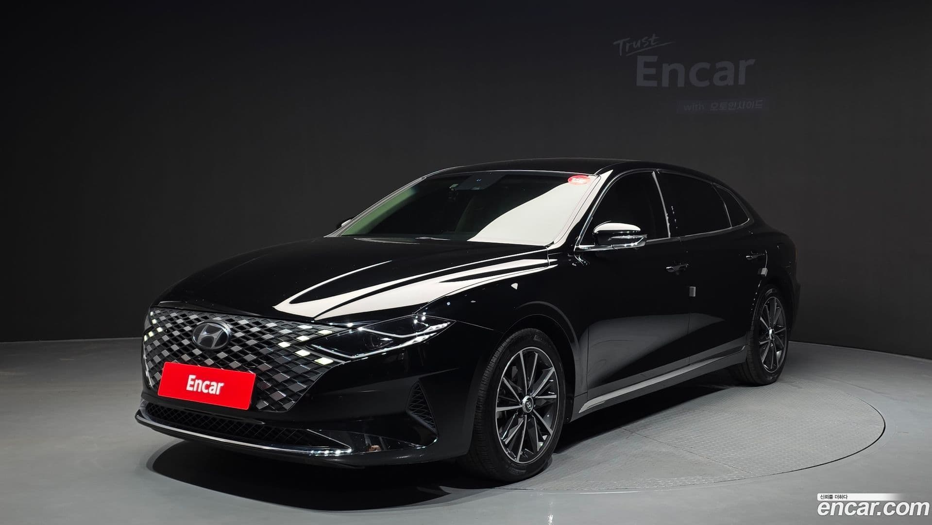 Main__Slider__Photo:Grandeur Hyundai 2022.7-0