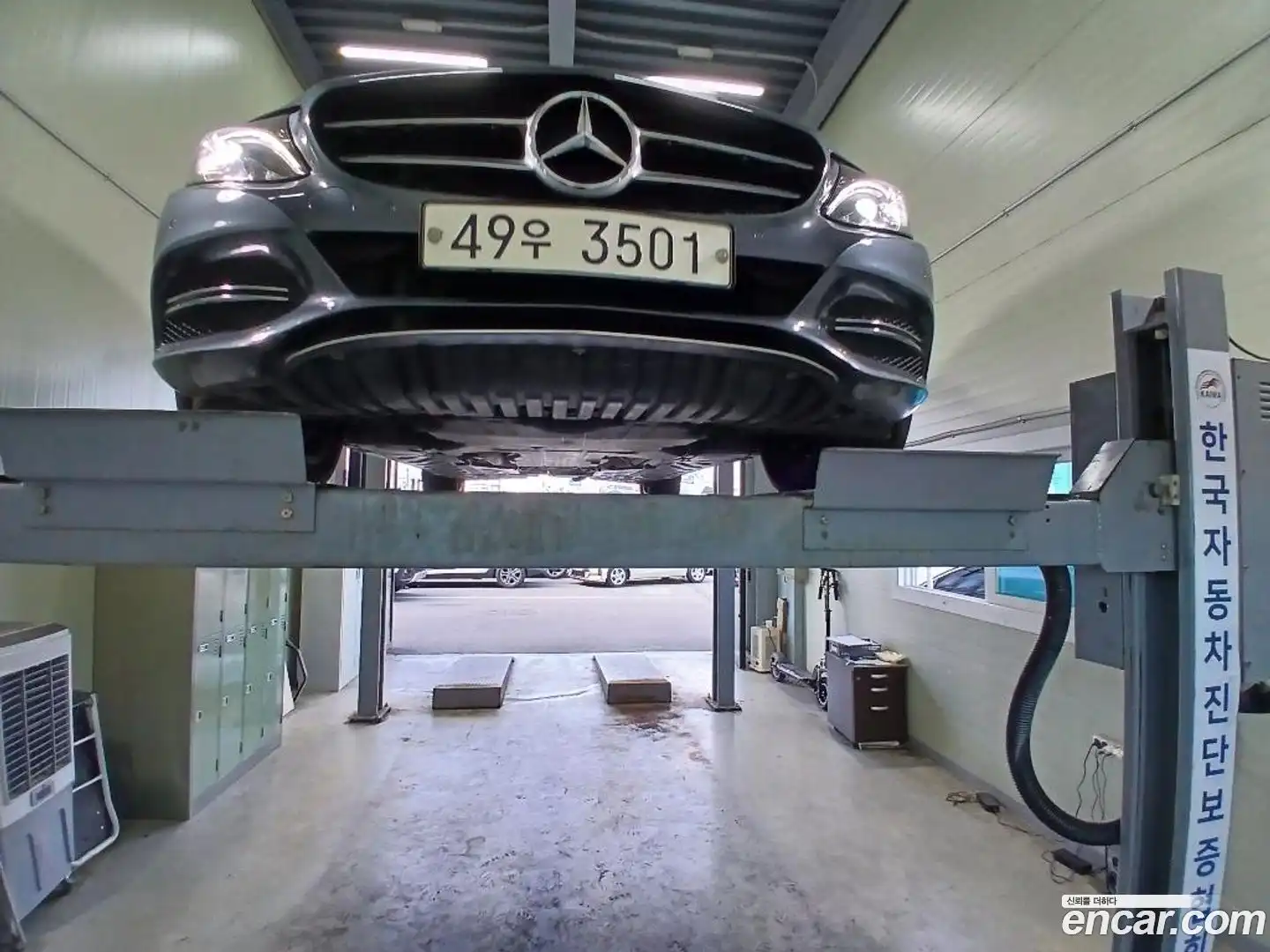 C-Class Mercedes-Benz 2014.9-OUTER-001
