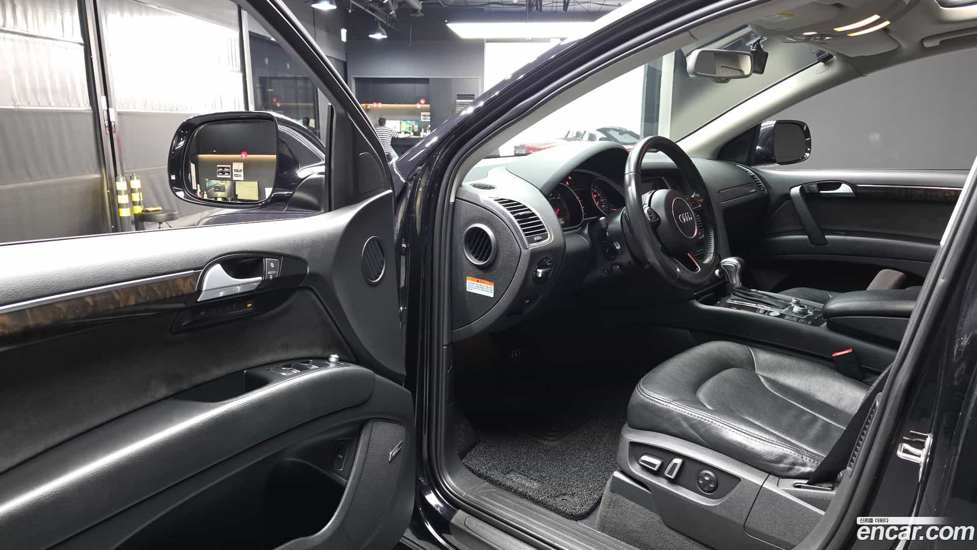 Q7 Audi 2014.11-INNER-010