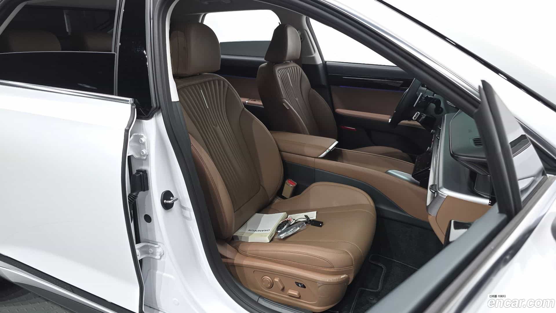 Grandeur Hyundai 2024.4-INNER-036