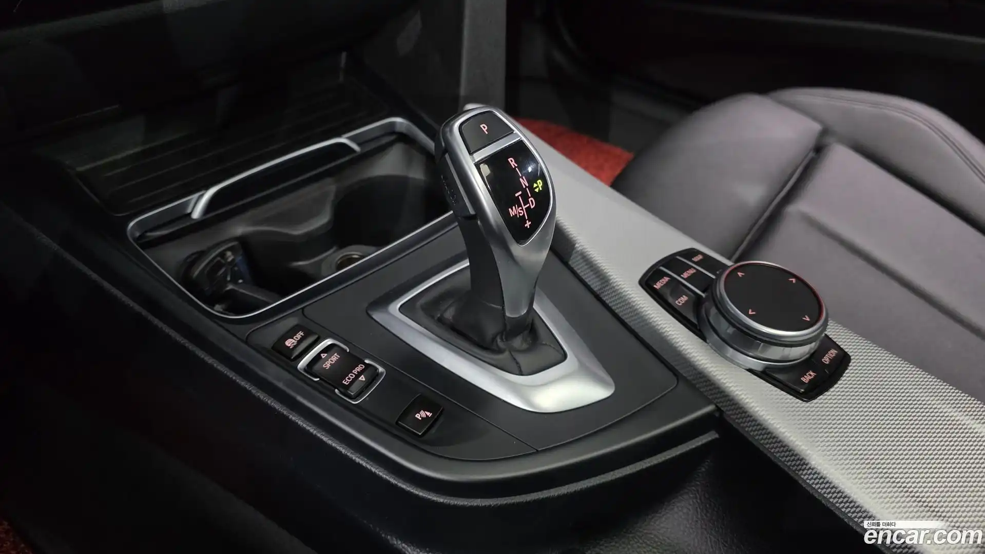 3-Series BMW 2018.3-INNER-009