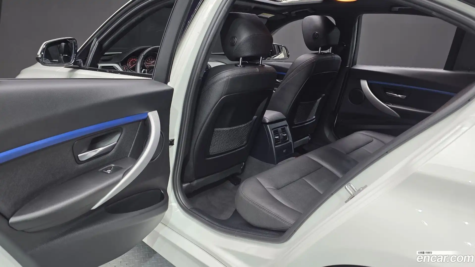 3-Series BMW 2018.3-OPTION-016