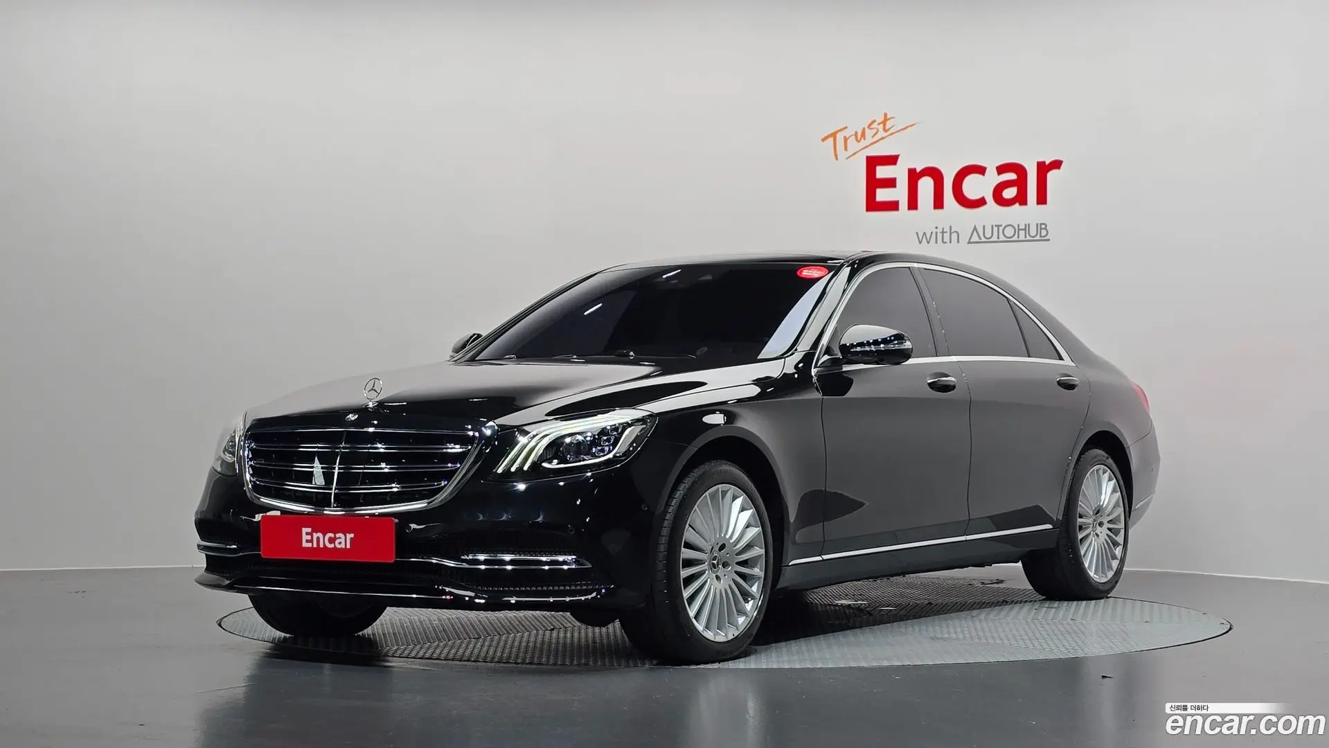 Main__Slider__Photo:S-Class Mercedes-Benz 2019.2-0