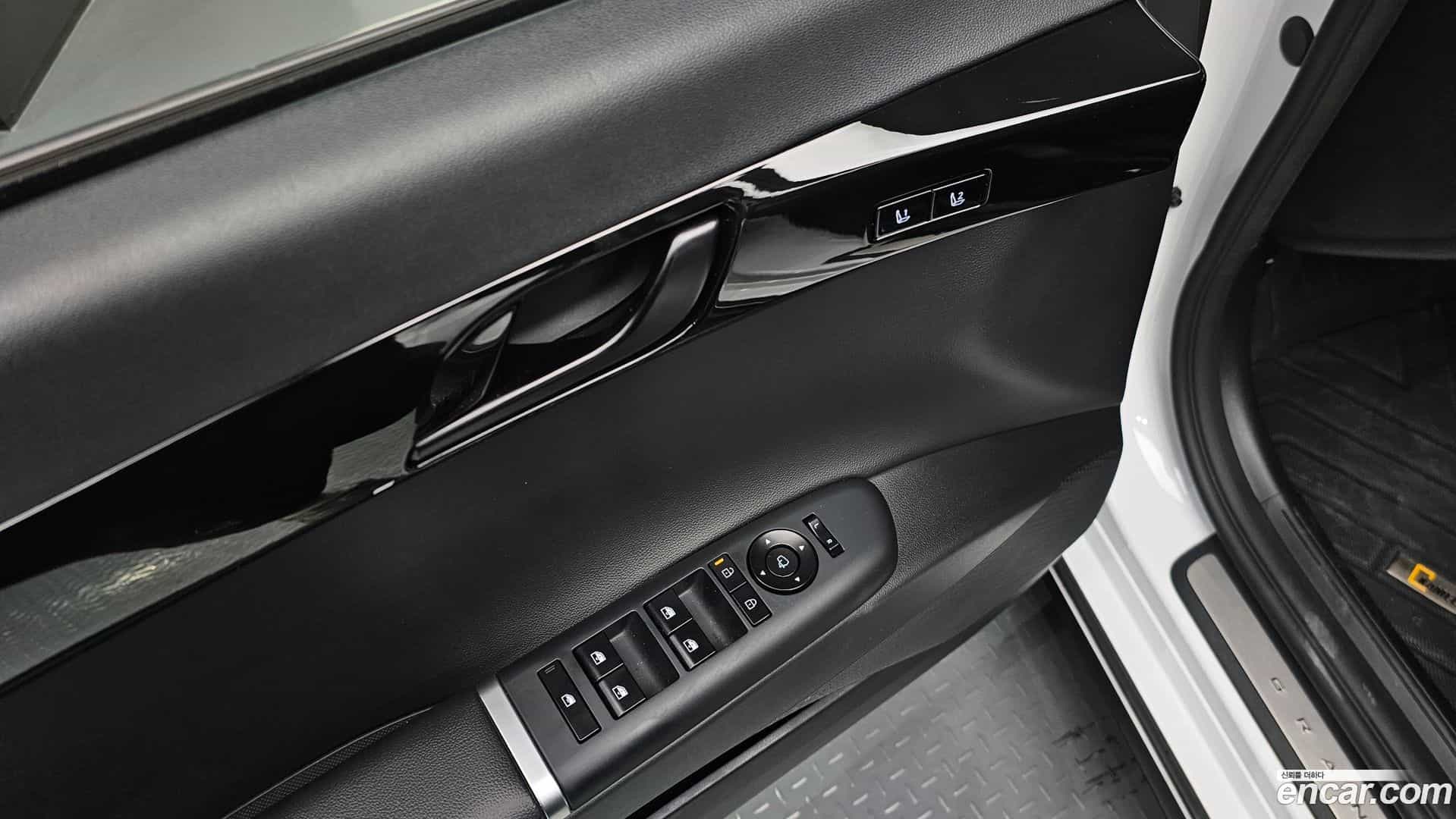 Grandeur Hyundai 2025.9-OPTION-021