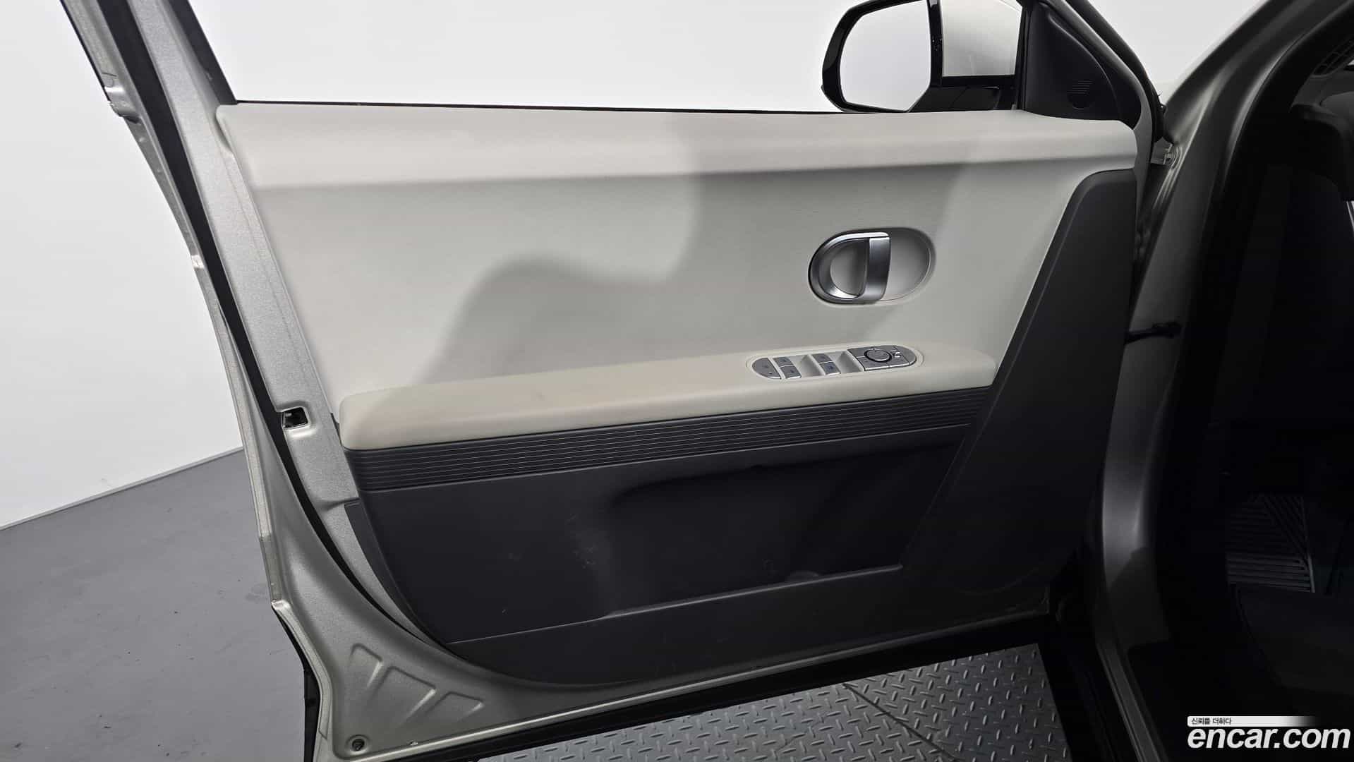 Ioniq5 Hyundai 2022.2-INNER-034