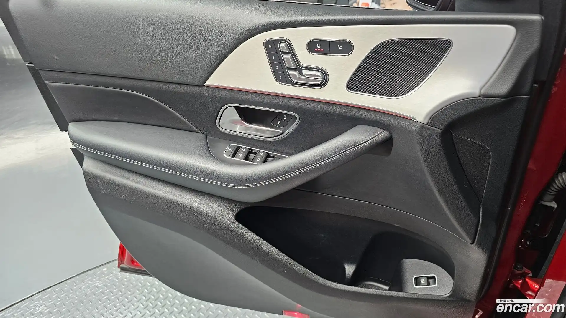 GLE-Class Mercedes-Benz 2019.8-INNER-034