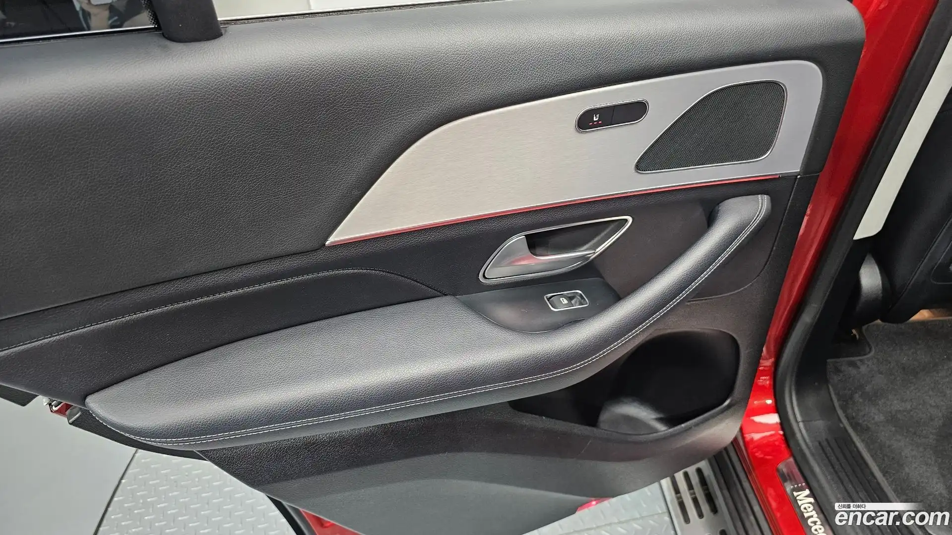 GLE-Class Mercedes-Benz 2019.8-INNER-035