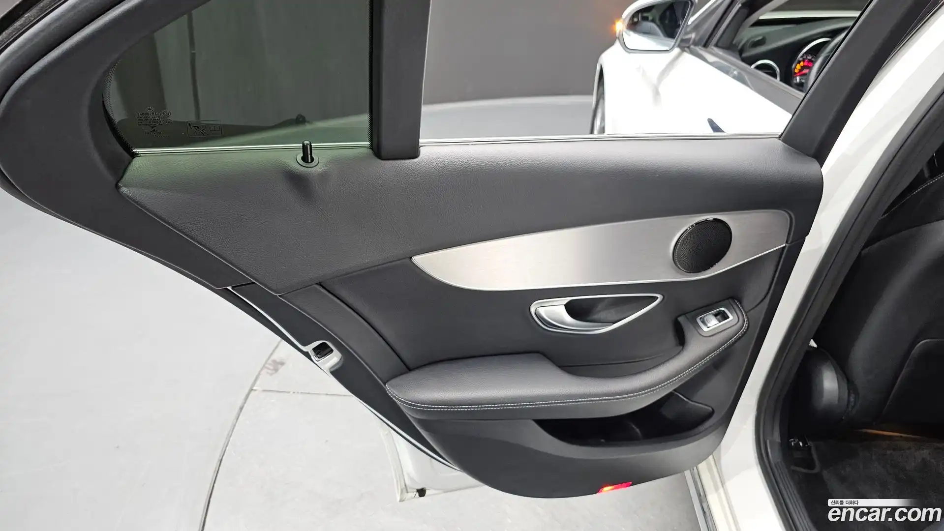 C-Class Mercedes-Benz 2017.7-INNER-035