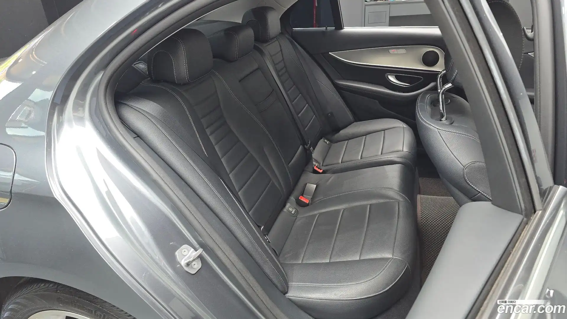 E-Class Mercedes-Benz 2018.3-OPTION-015