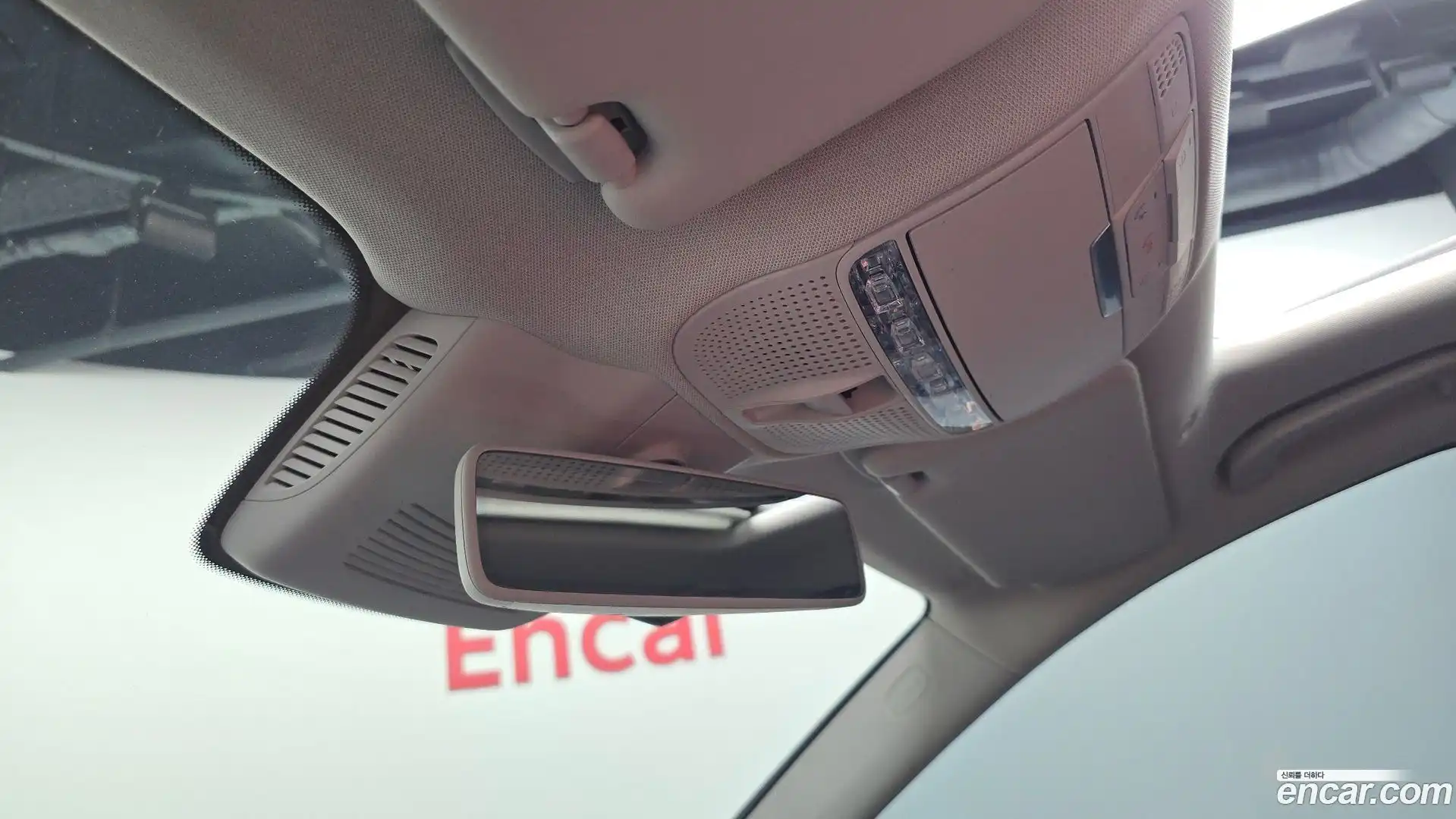 E-Class Mercedes-Benz 2018.3-OPTION-041