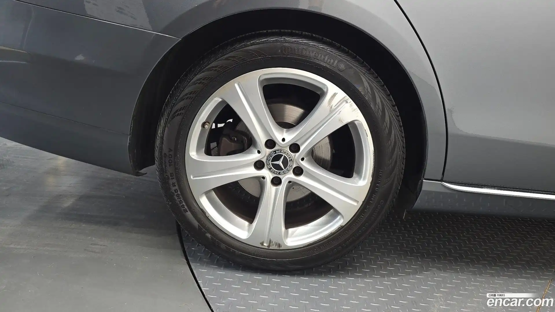 E-Class Mercedes-Benz 2018.3-OPTION-044