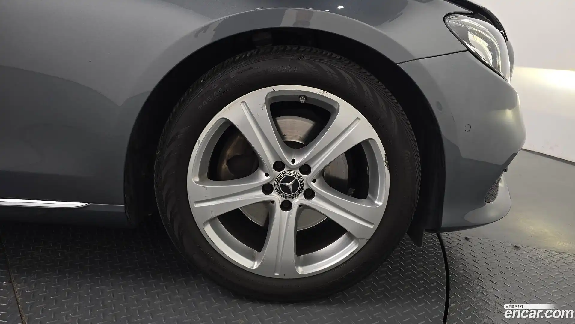 E-Class Mercedes-Benz 2018.3-OPTION-045