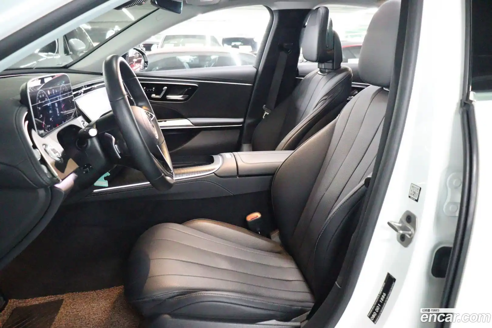 E-Class Mercedes-Benz 2024.4-INNER-008