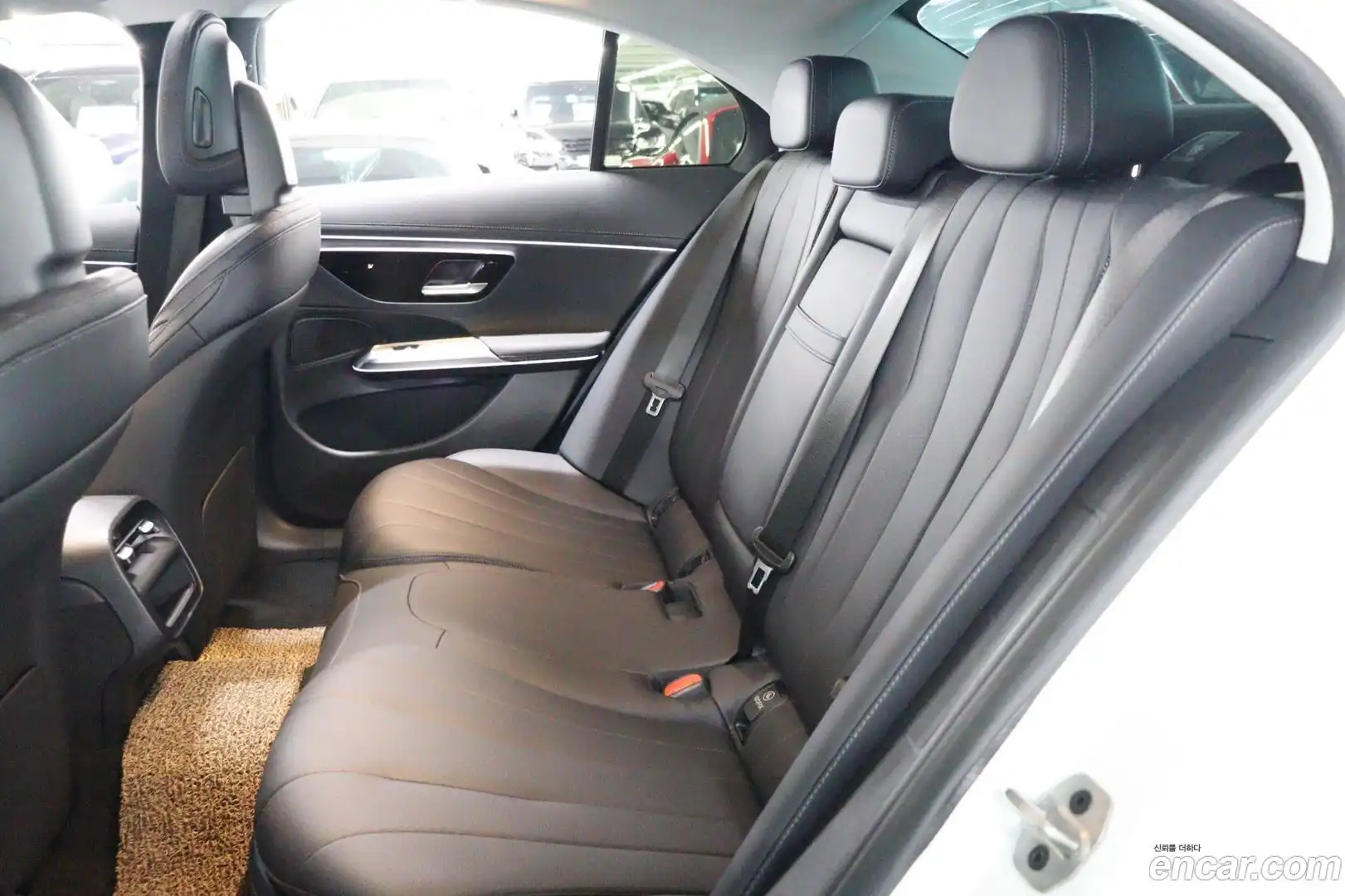 E-Class Mercedes-Benz 2024.4-INNER-009