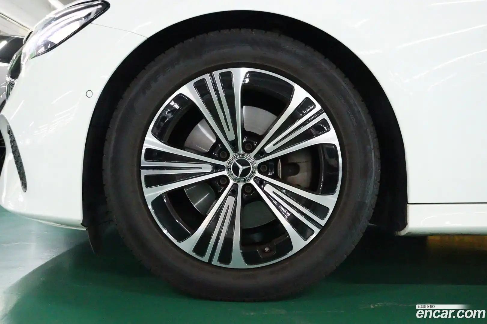 E-Class Mercedes-Benz 2024.4-OPTION-024