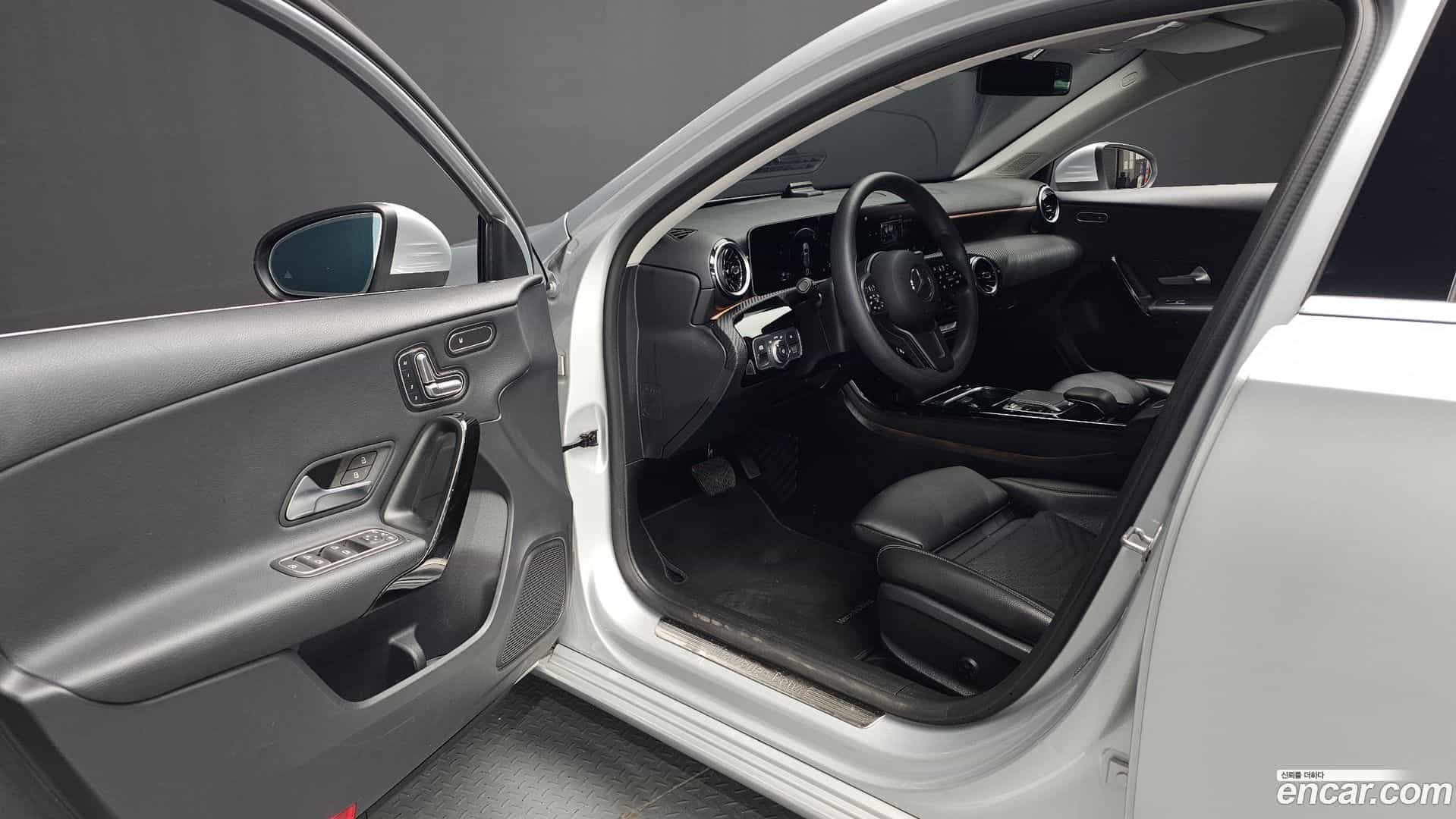 A-Class Mercedes-Benz 2019.11-INNER-010
