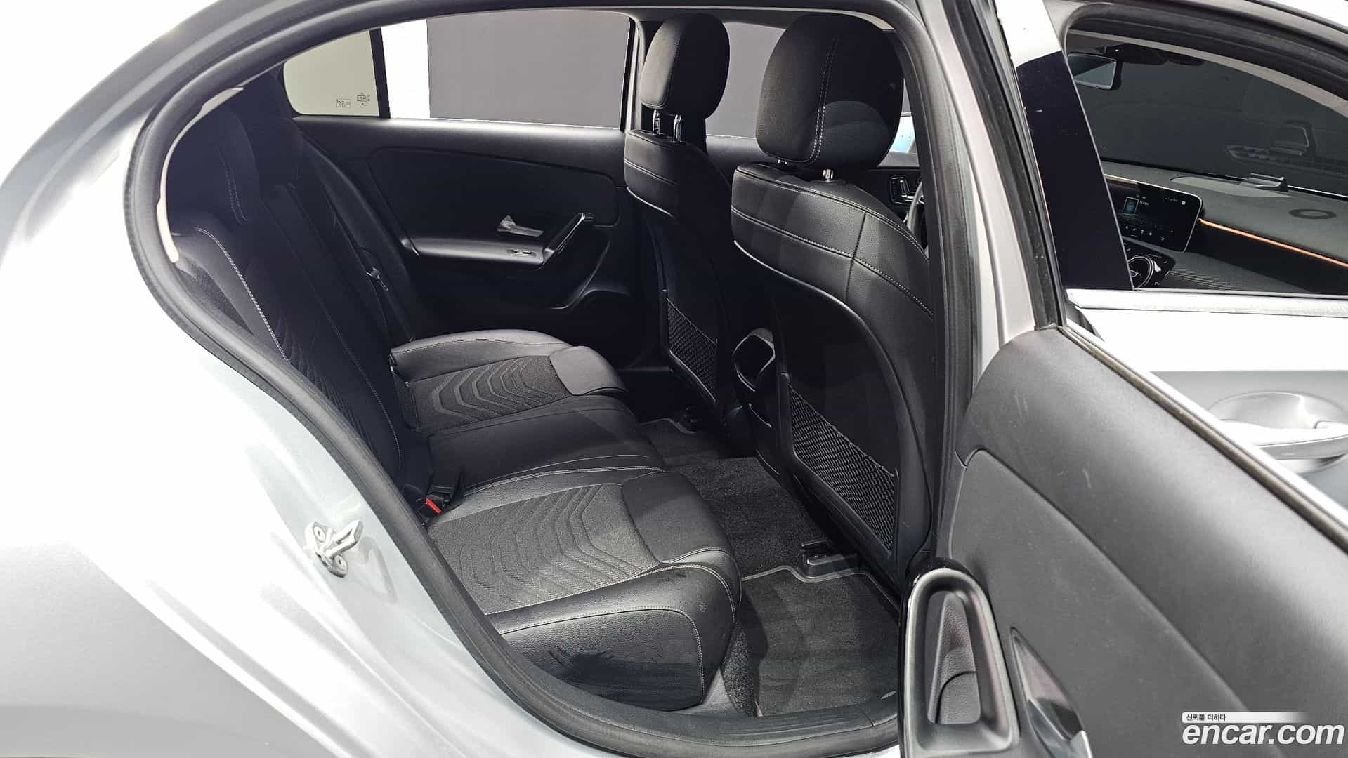 A-Class Mercedes-Benz 2019.11-OPTION-016
