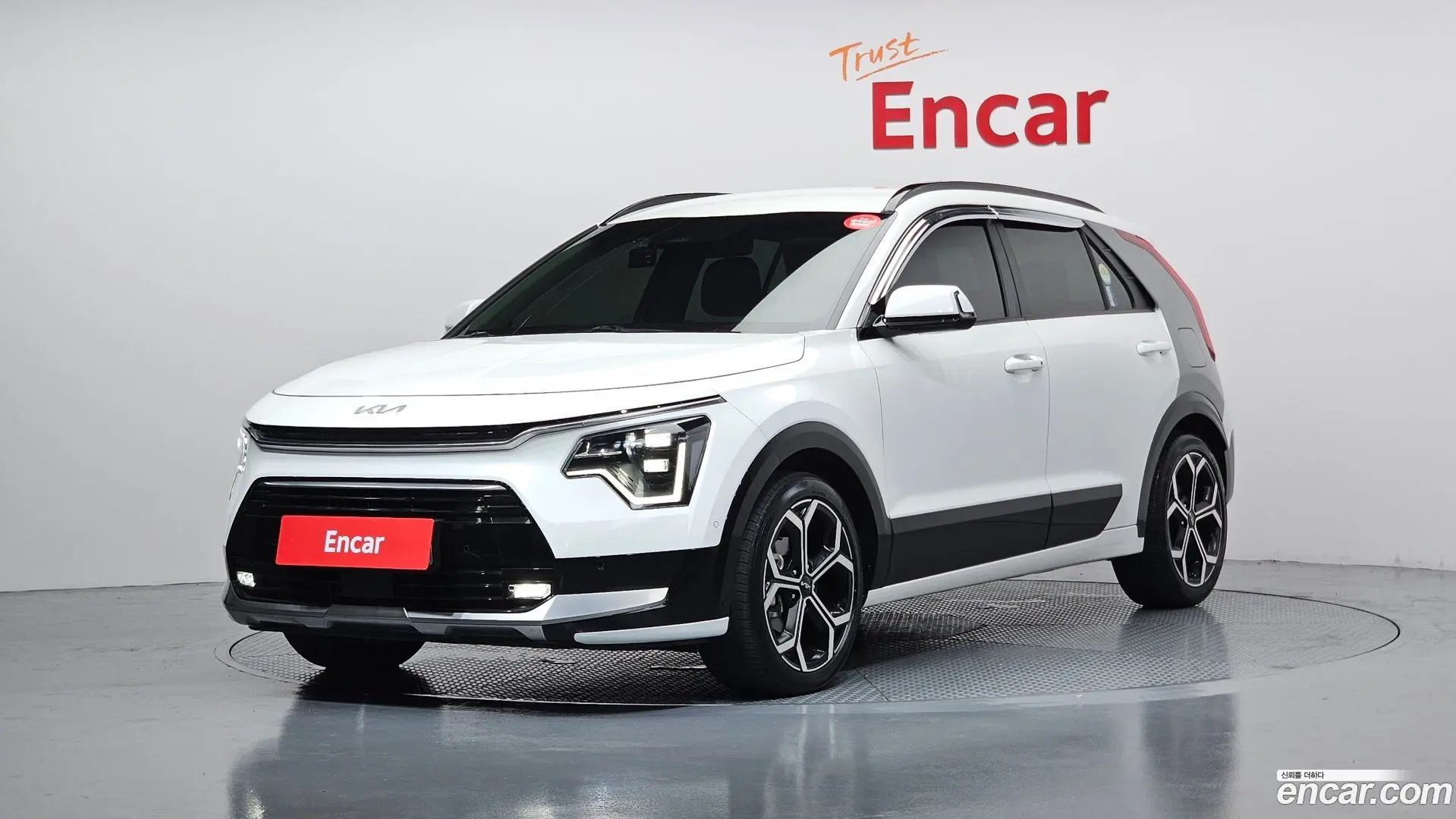 Main__Slider__Photo:Niro Kia 2022.5-0