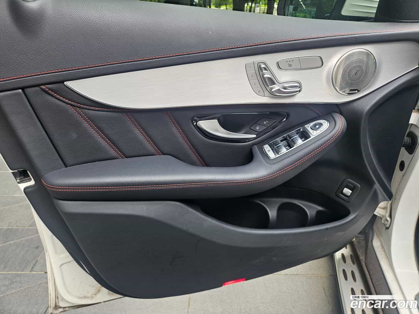 GLC-Class Mercedes-Benz 2021.11-INNER-007